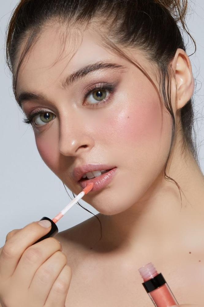 Makeup kits  &  Accessories